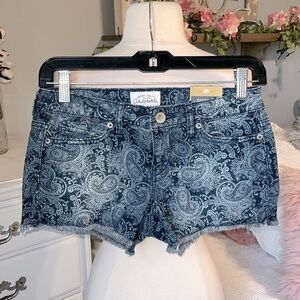 Aeropostale Jean Shorts Shorty Denim Cutoffs Womens 0 Low Rise Paisley